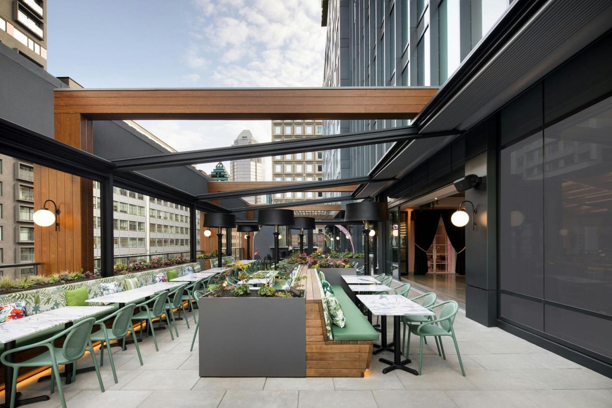 Honeyrose Hotel, Montreal, A Tribute Portfolio Hotel Exterior photo The rooftop bar at The Standard London